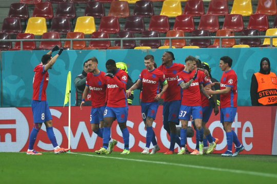 FCSB - Feyenoord 1-0, ACUM, pe iAMsport.ro. Ngezana declanșează nebunia pe Arena Națională