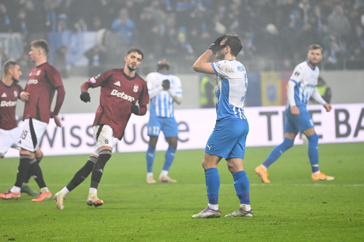 Anzor Mekvabishvili reactioneaza dupa ratarea unui penalty in meciul dintre Universitatea Craiova si Sparta Praga