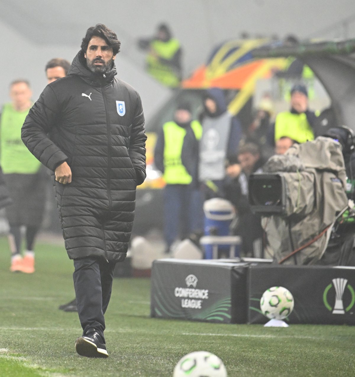 La Coelho începe să se vadă tot mai des lipsa de experiență la nivel înalt