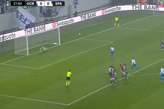 Ratare monumentală în Universitatea Craiova - Sparta Praga! Anzor a irosit penalty-ul scos de Monday Etim