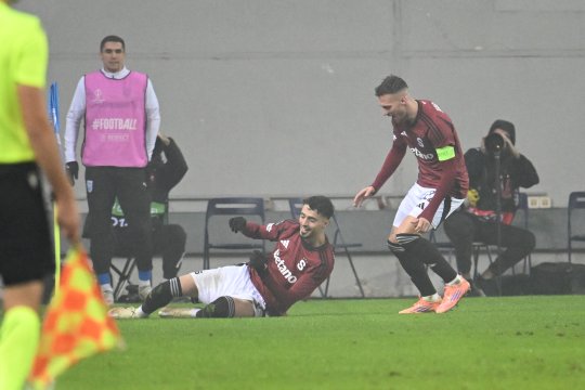 Momentul serii în Conference League! Rrahmani a venit cu tricoul Rapidului la interviu și a anunțat că vrea înapoi pe Giulești: ”Poate îl voi purta din nou pe viitor”