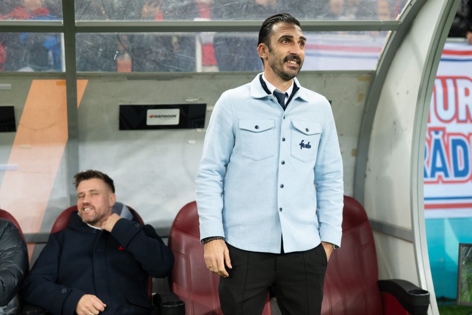 Elias Charalambous si Doru Mihai Pintilii la startul meciului de fotbal dintre FCSB si Feyenoord Rotterdam, contand pentru UEFA Europa League, desfasurat la Arena Nationala din Bucuresti