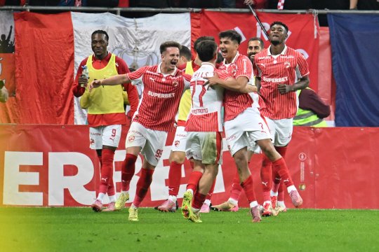 Dinamo riscă șă-și piardă titularul: ”40.000 de euro pe lună”. Câți bani ar putea intra în conturile ”câinilor”