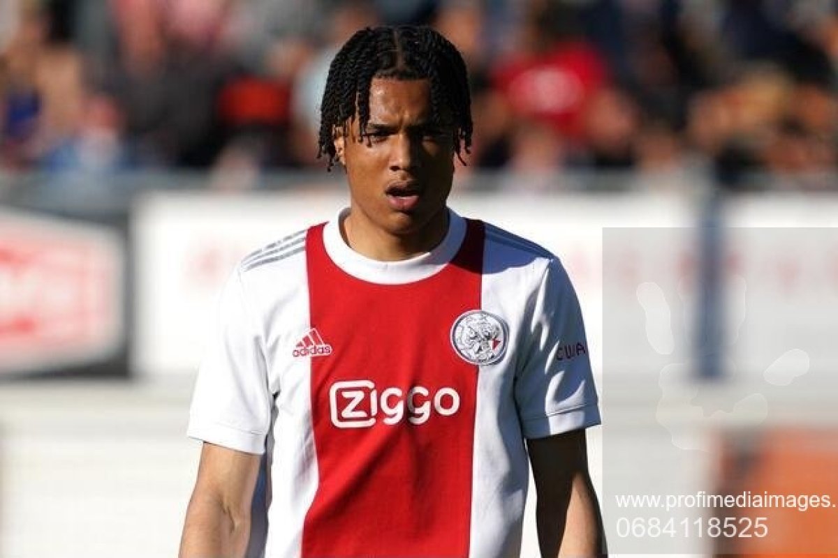 Jay Enem a fost crescut de Ajax