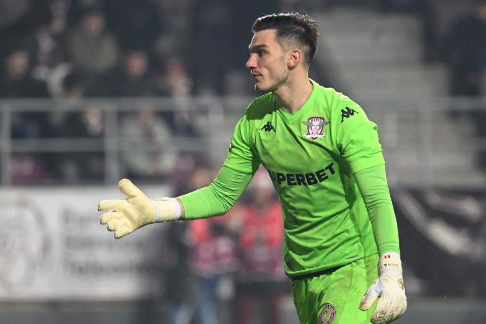 Marian Mihai Aioani reactioneaza in meciul de fotbal dintre Rapid Bucuresti si Otelul Galati, din cadrul Superligii Superbet, desfasurat pe Superbet Arena-Giulesti din Bucuresti