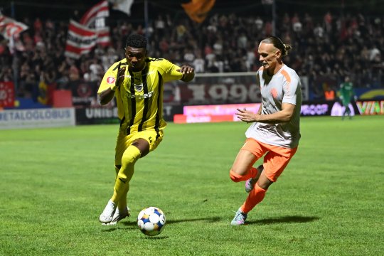 Dinamo - Metaloglobus, de la 17:45, pe iAMsport.ro. ”Câinii” vor să se mențină pe podium!