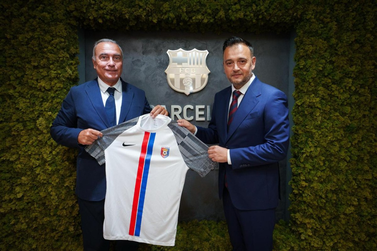 Marius Pavel (drepata) a preluat pachetul majoritar