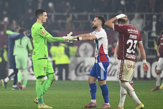 Rapid e lider în SuperLigă, dar jocul nu convinge: ”Se întâmplă ceva în vestiar” / ”Nu merită locul 1”