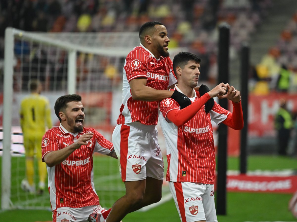 Dinamo a câștigat ultimul meci din SuperLiga, scor 4-0 cu Metaloglobus, și a urcat pe locul secund în clasament