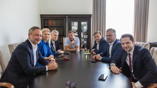 L-a vizitat pe Crin Antonescu la muncă și a fost tulburat de ce a văzut sub biroul său: ”Nu o să uit niciodată! Vă pot confirma că e adevărat ce se spune”