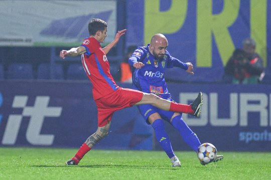 A fost eliminat împotriva FCSB și a răbufnit: ”La baschet se dădea fault, la fotbal nu! Nu era situație iminentă, arbitrul nu mi-a spus nimic”