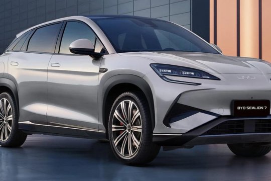 BYD ridică miza în Europa. Ce garanție uriașă pentru baterii oferă chinezii