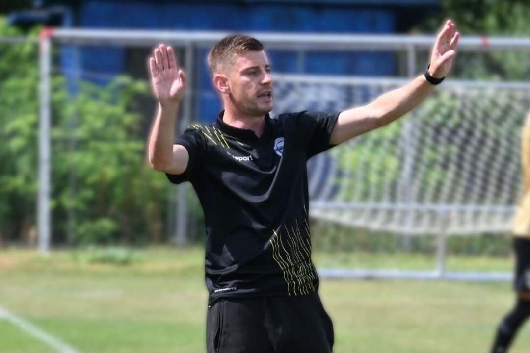 Valentin Lazăr este originar din Ploiești