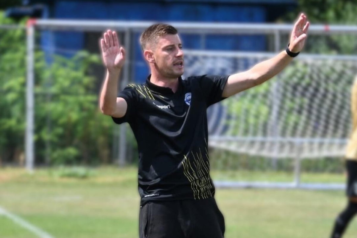 Valentin Lazăr este originar din Ploiești