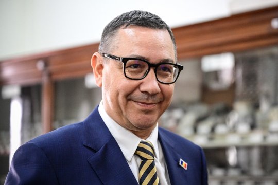 Victor Ponta ar fi fost la Budapesta cu un controversat politician român: ”Am luat două dansatoare ucrainence și le-am plătit cu 200 de dolari. Nici azi nu mi-a dat banii”