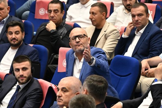 Adrian Mititelu, derapaj la adresa principalului contestatar: ”Un schizofrenic care chirăie de foame”