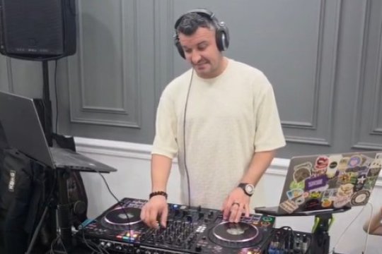Budescu și-a încercat din nou talentul ca DJ. Cum s-a descurcat "la platane" fostul fotbalist de la FCSB și Astra