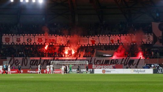 Atac necruțător la adresa unui antrenor român: ”Nu ar face niciun punct până la finalul campionatului la Sibiu, atât de slab e! Nu vine la antrenamente, nu se trezește”