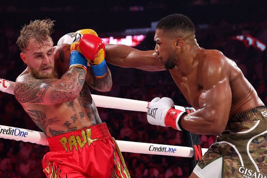 S-a lăsat cu sânge după meciul finalului de an în box. Jake Paul a ajuns la spital după confruntarea cu Anthony Joshua
