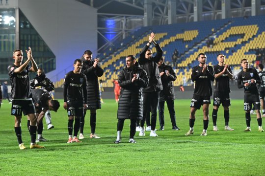 Vrea să plece de la Universitatea Craiova. Jucătorul a bifat puține minute și simte nevoia unui restart