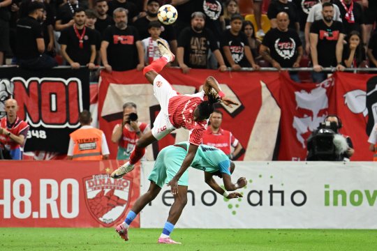 UTA - Dinamo, ora 20:00, pe iAMsport.ro. Roș-albii pot deveni lideri măcar pentru o zi în SuperLigă