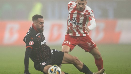 UTA - Dinamo 2-0, ACUM, pe iAMsport.ro. Costache ”mușcă” din fosta echipă! Oaspeții, aproape de prima înfrângere după două luni