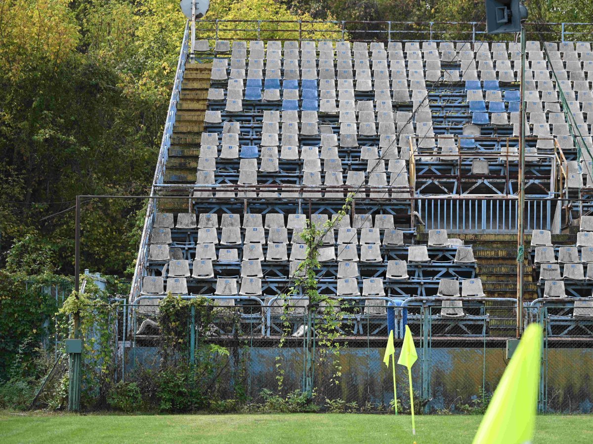 Stadionul Cotroceni se află într-o avansată stare de degradare
