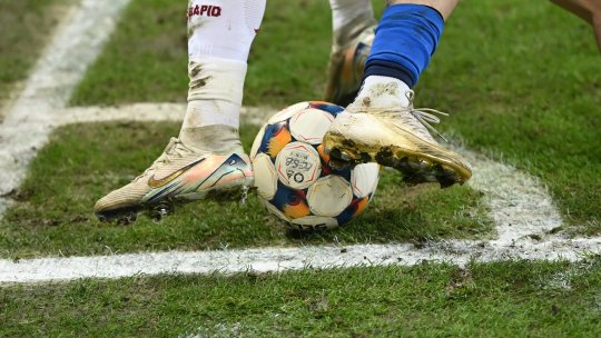 FCSB e pe nouă la final de an, dar conduce ierarhia pe 2025 în campionat. iAMsport.ro a alcătuit superclasamentul primei ligi a României