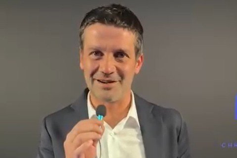 Chivu va încheia primul an de antrenorat la seniori