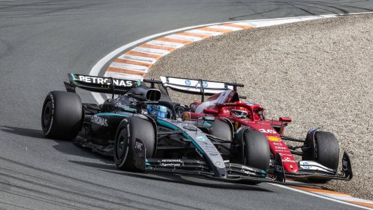 Charles Leclerc l-a ironizat fără milă pe George Russell! Ce cadou a putut să îi dea de Crăciun: ”Obraznic!”