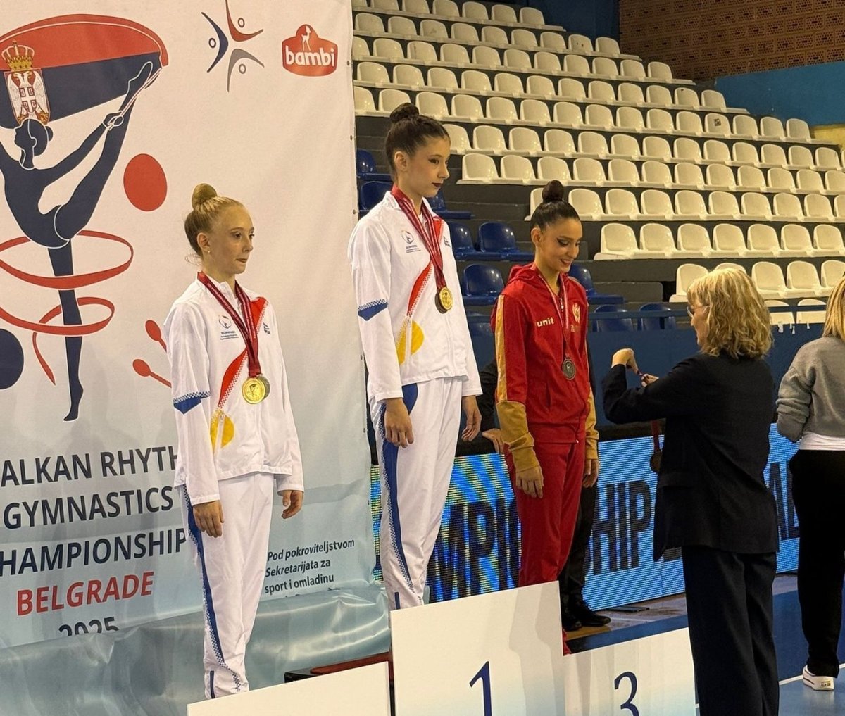 Cristina Halep face performanță în gimnastică ritmică