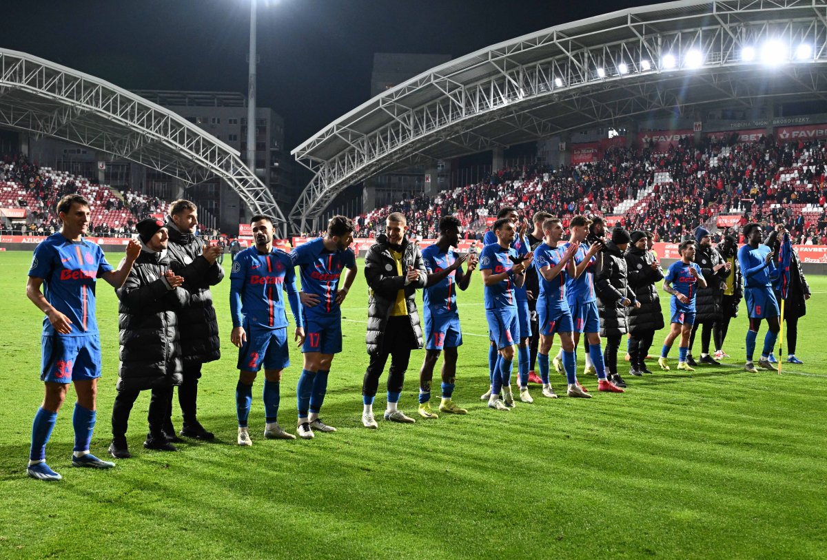 Fostul atacant de la FCSB, dorit de două echipe din SuperLiga. Cine se bate pe semnătura jucătorului