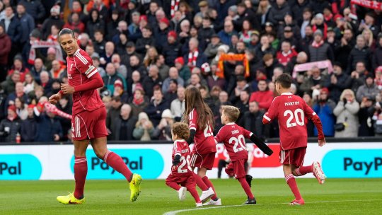 Momente emoționante pe Anfield Road. Copiii regretatului Diogo Jota, pe teren la meciul dintre Liverpool și Wolves