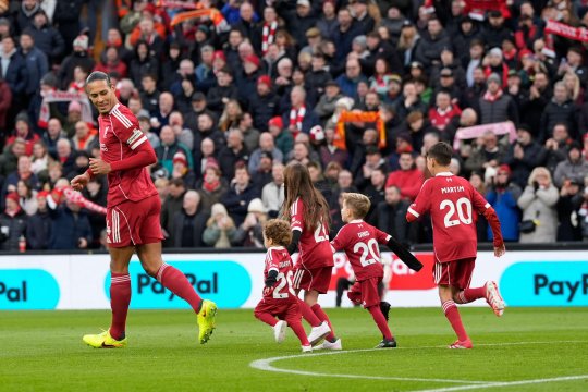 Momente emoționante pe Anfield Road. Copiii regretatului Diogo Jota, pe teren la meciul dintre Liverpool și Wolves