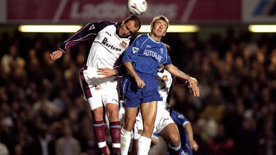 Fostul adversar al lui Dan Petrescu, considerat cel mai mare rateu al lui Manchester United: ”Ridicol, atât de neprofesionist, nu am mai văzut așa ceva!”