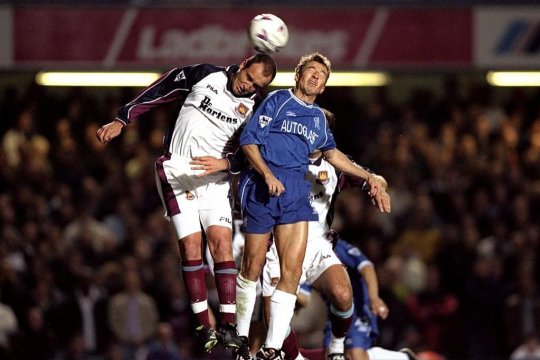 Fostul adversar al lui Dan Petrescu, considerat cel mai mare rateu al lui Manchester United: ”Ridicol, atât de neprofesionist, nu am mai văzut așa ceva!”