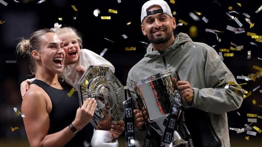 Controverse la ”Bătălia sexelor”! Sute de fani sunt furioși după ce Nick Kyrgios a învins-o pe Aryna Sabalenka. Ce s-a întâmplat pe teren