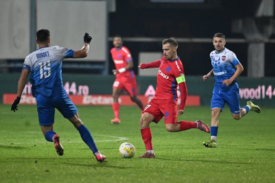 Sănătatea Cluj - Bistrița de la 14:00, FC Botoșani - Hermannstadt, de la 17:00, Farul - Dinamo, de la 18:30, și UTA - FCSB, de la 21:00, pe iAMsport.ro. Dueluri interesante în Cupa României