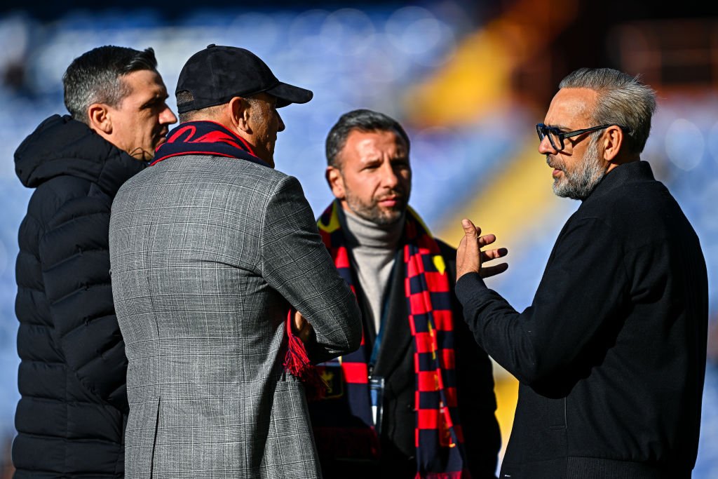 Andres Blazquez (foto primul din dreapta) este directorul general al lui Genoa
