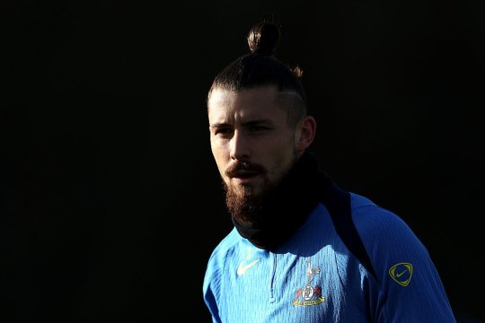 Două variante din Premier League pentru Radu Drăgușin! Prețul cerut de Tottenham