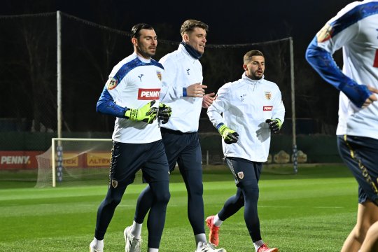 Negocieri intense pentru portarul echipei naționale! Două formații din Europa vor să-l transfere