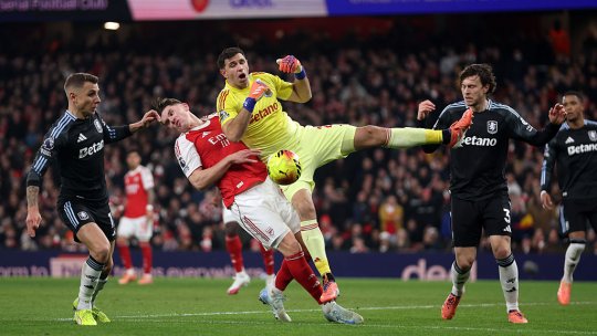 Emi Martinez, momente intense cu fanii de la Arsenal pe tunelul către vestiare