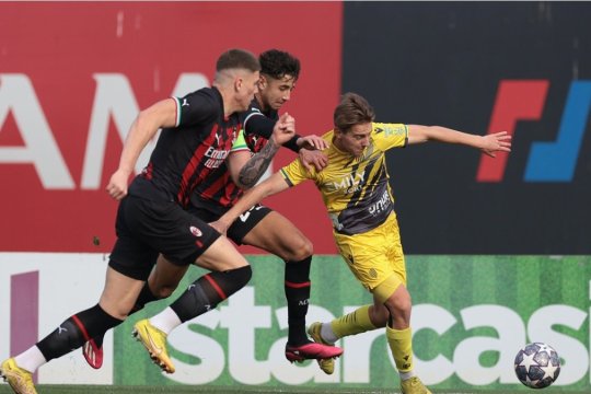 Universitatea Craiova forțează transferul unui jucător de la AC Milan!