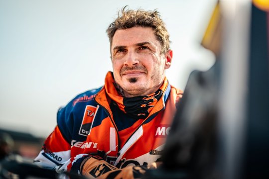 Mani Gyenes revine în Raliul Dakar după victoria din 2025