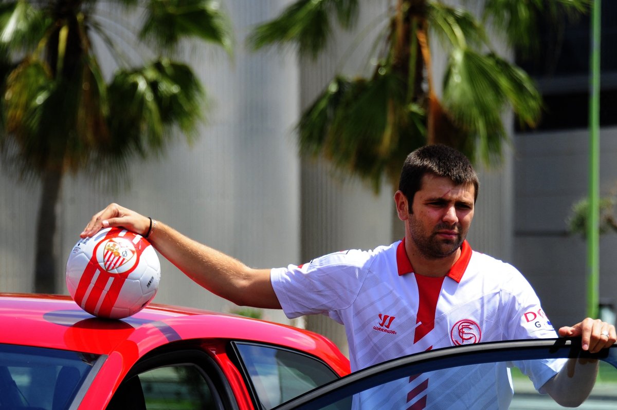 316 minute de joc în șapte meciuri a prins Raul Rusescu la Sevilla