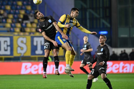 Petrolul - Craiova 0-2, ACUM, pe iAMsport.ro. CFR și Sepsi au remizat cu Metaloglobus, respectiv U Cluj, 11 goluri au fost marcate în Sporting Liești - Metalul Buzău