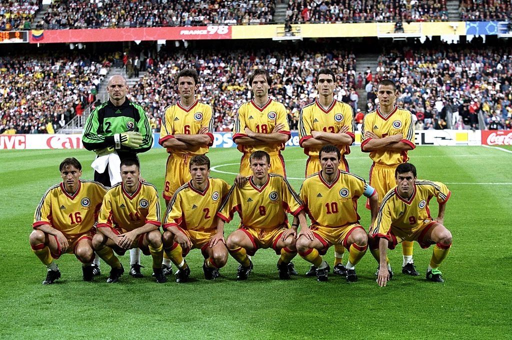 Echipa României, prezentă la ediția din 1998 a Cupei Mondiale, desfășurată în Franța