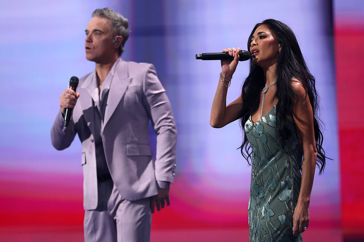 Robbie Williams și Nicole Scherzinger au interpretat imnul Cupei Mondiale
