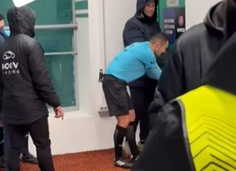 Arbitrii au rupt cheia și n-au mai putut intra în vestiar