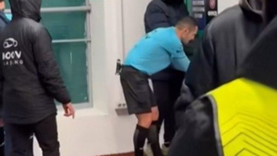 Neverosimil! Arbitrii n-au mai putut intra la vestiar după meciul Concordia - Chindia: ”Băi, nu filma, frate! Ieși afară!”